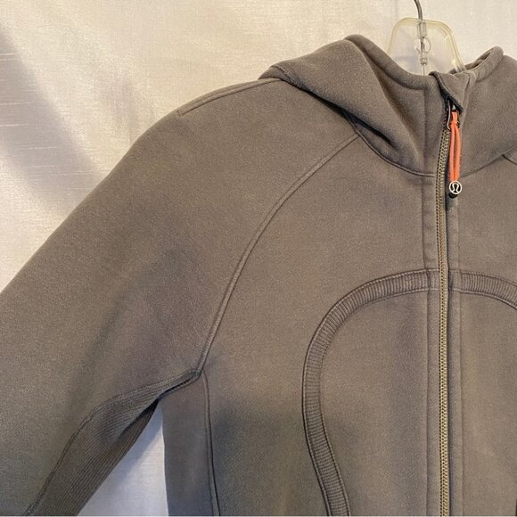 Lululemon Scuba  Hoodie II Ladies 8 Fatigue Green} - Picture 3 of 11